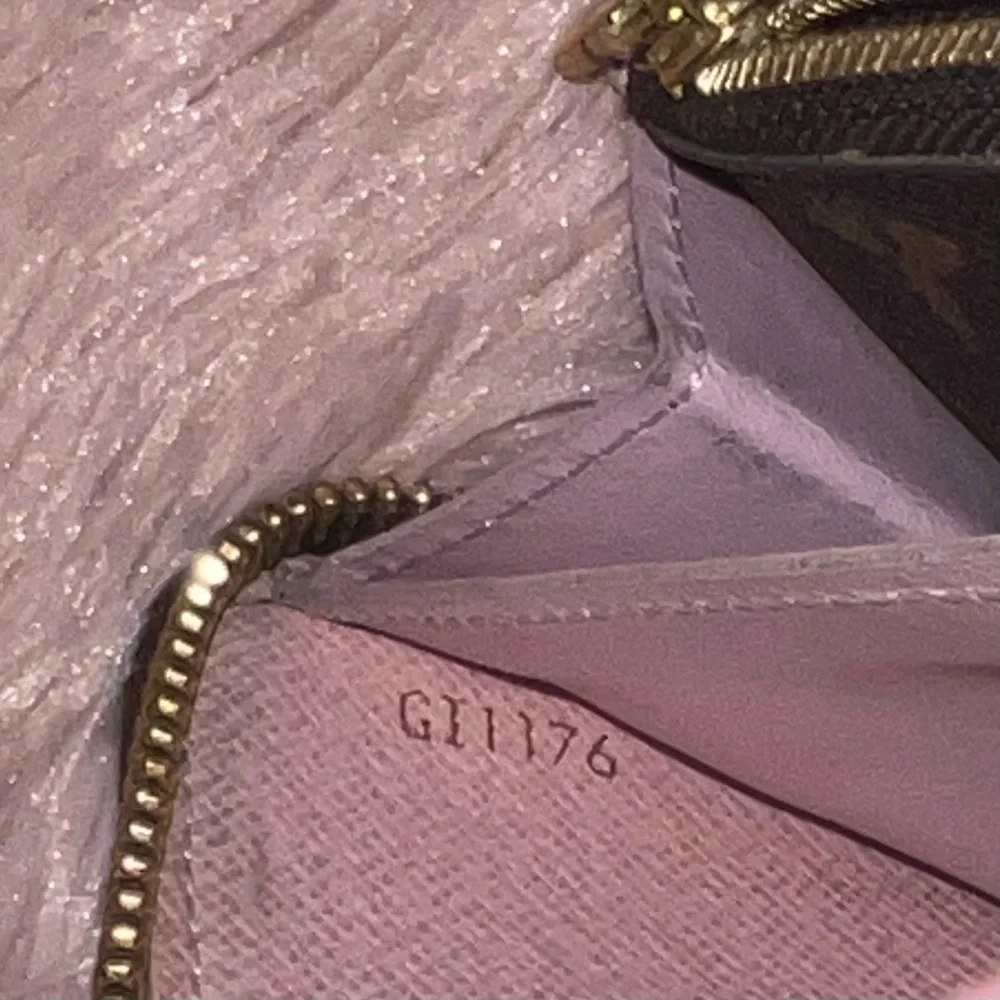 LOUIS VUITTON Clemence Wallet - Picture 5 of 14